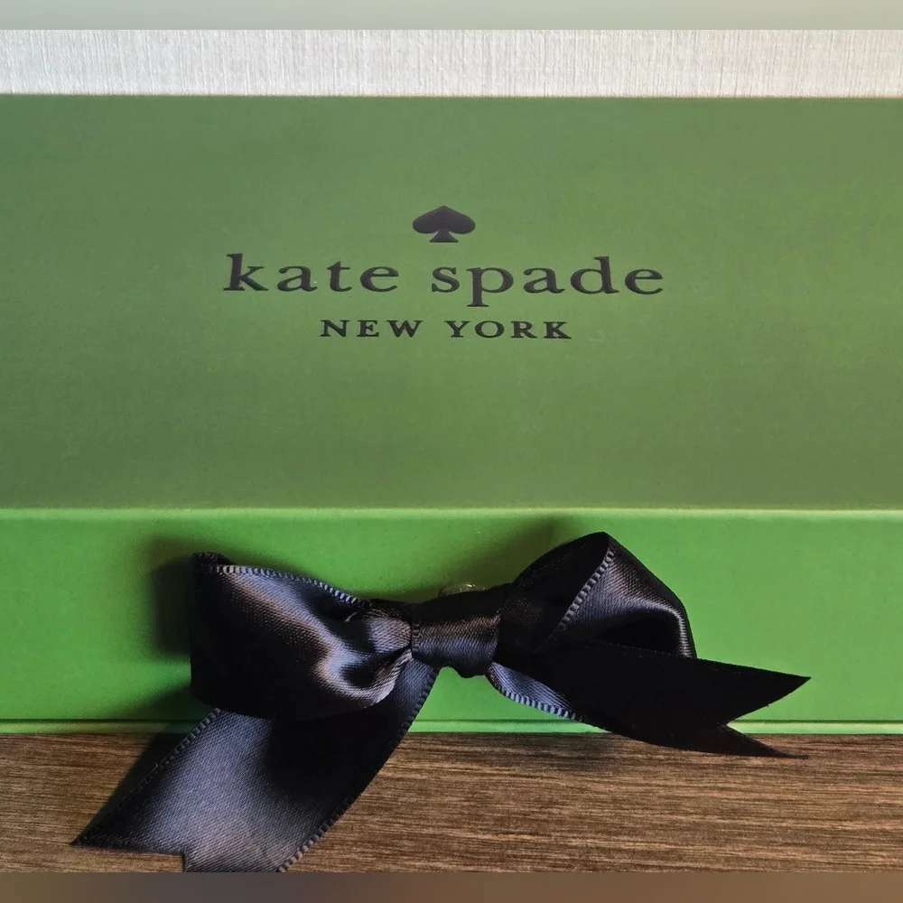 Kate Spade 3 Pairs Cozy Low Cut Socks Gift Set - Picture 5 of 6